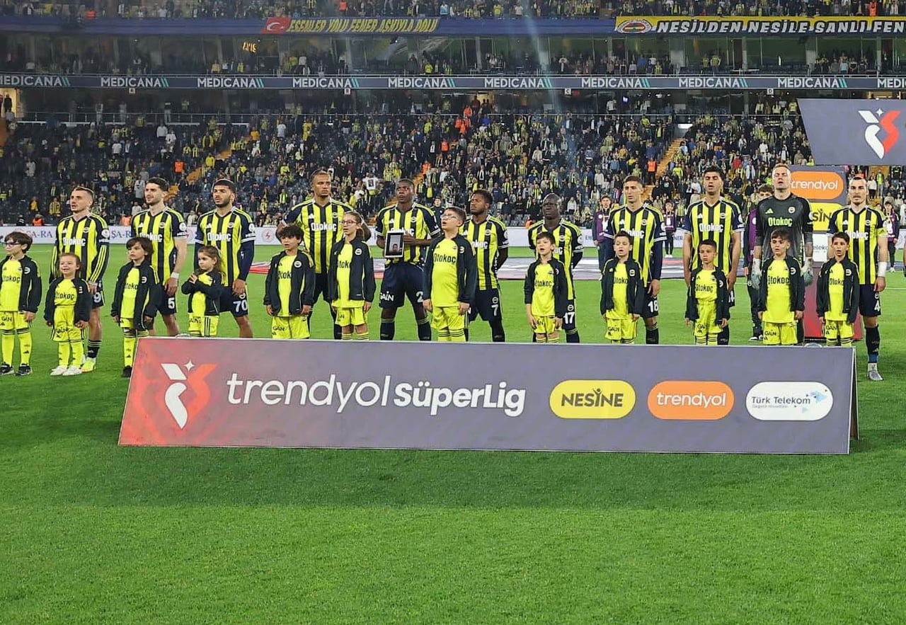 TRENDYOL SÜPER LİG’DE KONUK ETTİĞİ EYÜPSPOR İLE 3-3 BERABERE KALAN FENERBAHÇE, EVİNDE 6. KEZ...