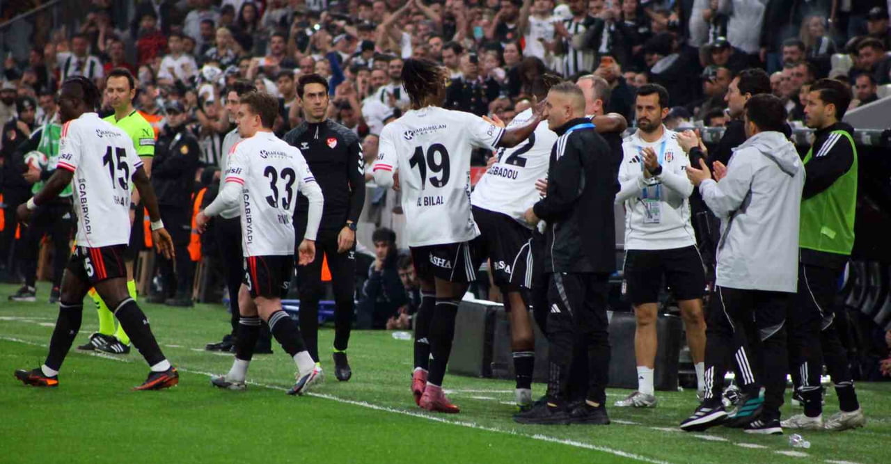 TRENDYOL SÜPER LİG’İN 33. HAFTASINDA BEŞİKTAŞ, SAHASINDA TRABZONSPOR İLE KARŞILAŞIYOR. MÜSABAKANIN...