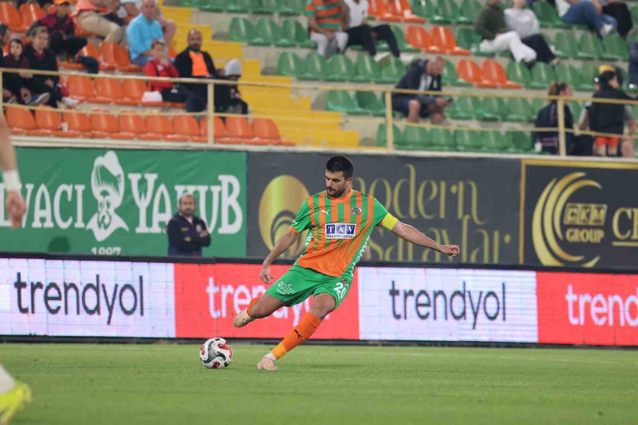 TRENDYOL SÜPER LİG’İN 33. HAFTASINDA CORENDON ALANYASPOR, SAHASINDA KAYSERİSPOR İLE KARŞILAŞIYOR....