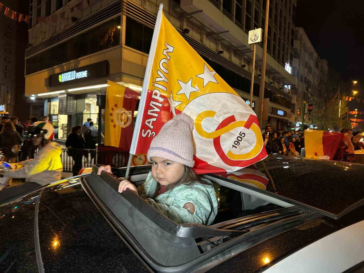 TRENDYOL SÜPER LİG’İN 33. HAFTASINDA GALATASARAY, KONUK ETTİĞİ ANTALYASPOR’U 4-2 YENEREK BİTİME 1...