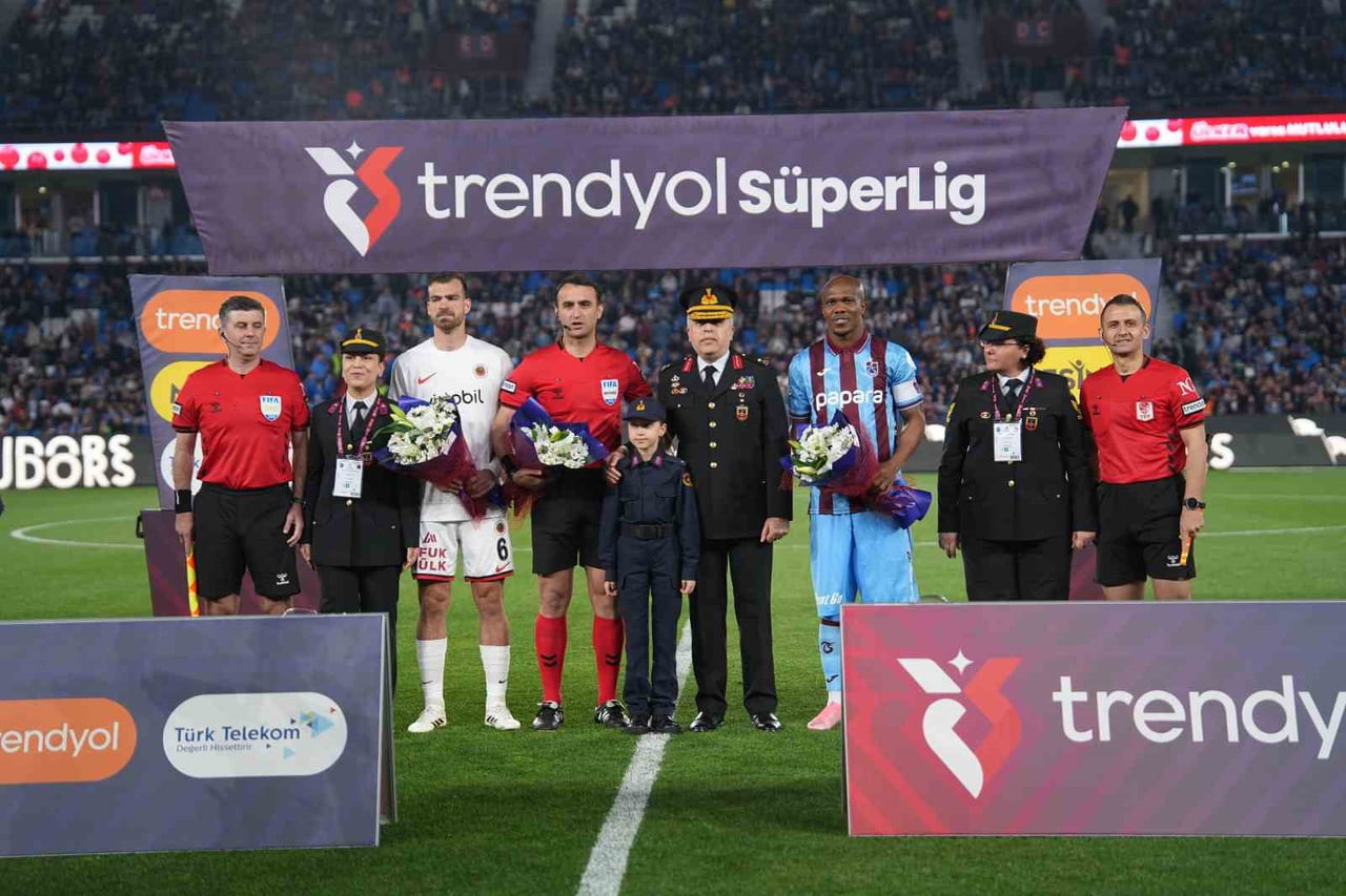 TRENDYOL SÜPER LİG’İN SON HAFTASINDA TRABZONSPOR, SAHASINDA GENÇLERBİRLİĞİ İLE KARŞILAŞIYOR....