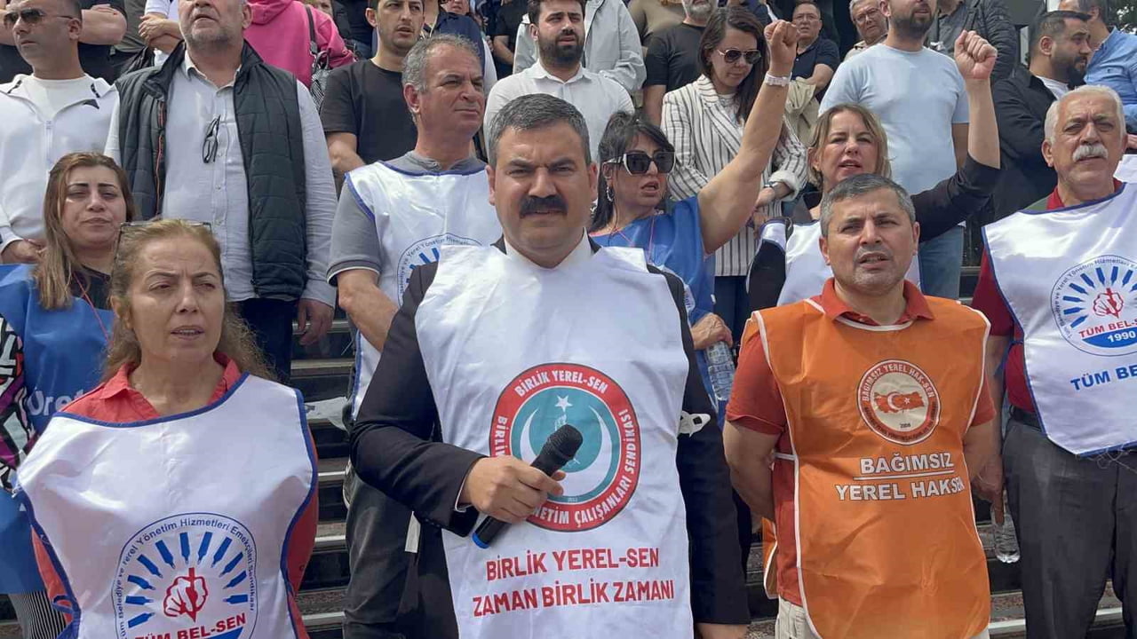 TÜM BEL-SEN İZMİR 2 NO’LU ŞUBE İDARİ SEKRETERİ NURCAN HÜKENEK, BİRLİK YEREL-SEN GENEL BAŞKANI...