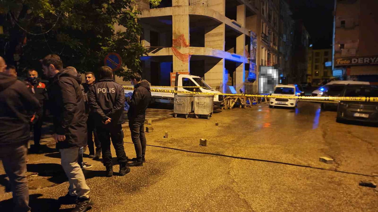 TUNCELİ’DE ALKOLLÜ BİR ŞAHIS GECE SAATLERİNDE HAVAYA ATEŞ AÇTI.