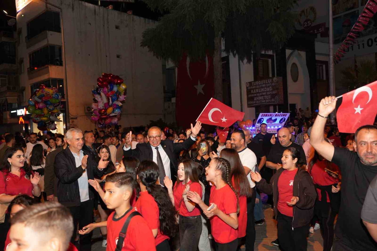 TURGUTLU BELEDİYESİ TARAFINDAN DÜZENLENEN 19 MAYIS ATATÜRK’Ü ANMA, GENÇLİK VE SPOR BAYRAMI KUTLAMA...