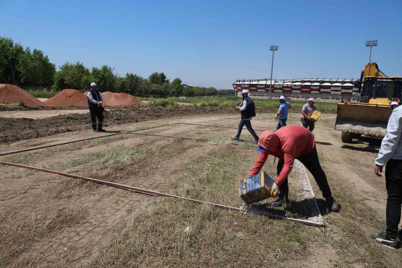 TURGUTLU BELEDİYESİ, YAKLAŞAN KURBAN BAYRAMI ÖNCESİNDE HAYVAN PAZARI ALANINDA HAZIRLIK...