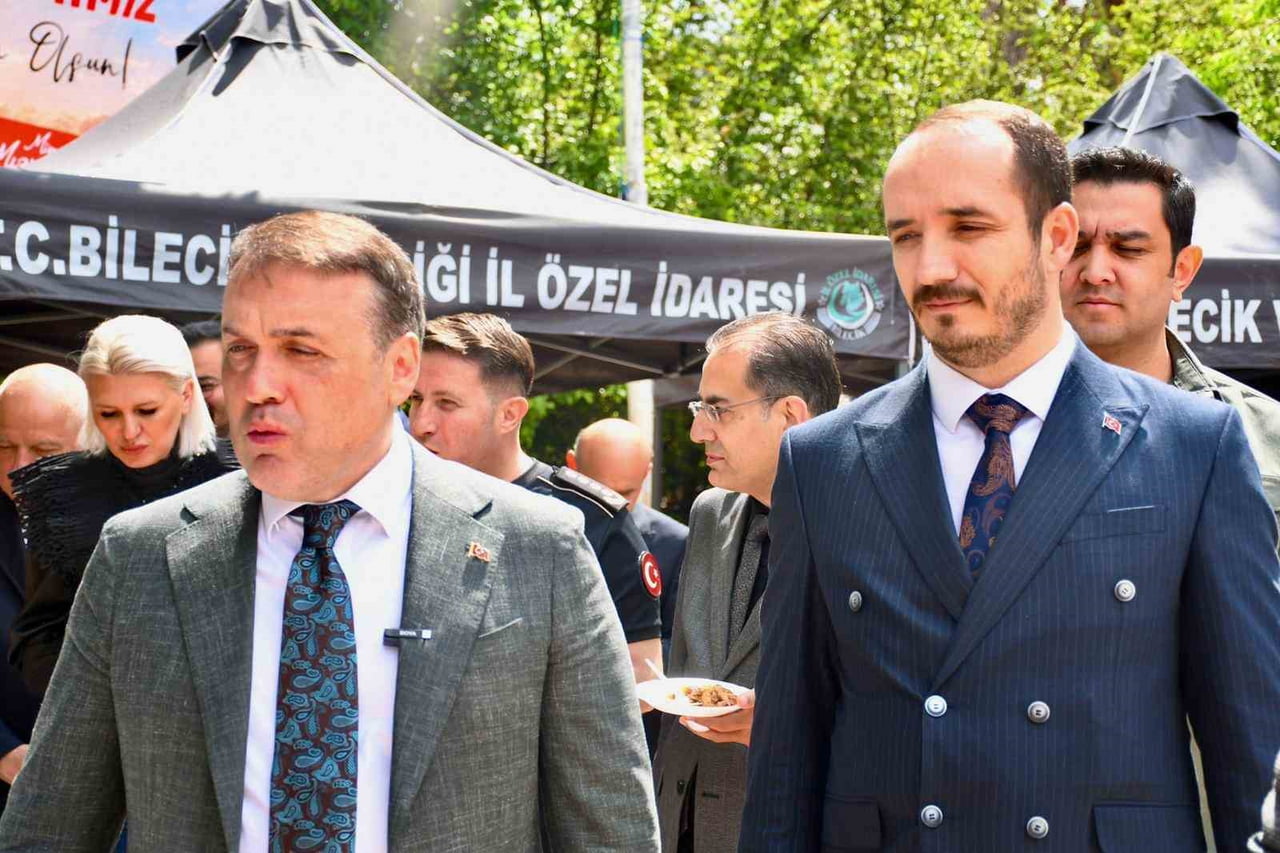 TÜRK MUTFAĞI HAFTASI KAPSAMINDA BİLECİK'İN 'TECİLLİ ÜRÜNLERİ' SERGİLENİRKEN, BİRBİRİNDEN GÜZEL...
