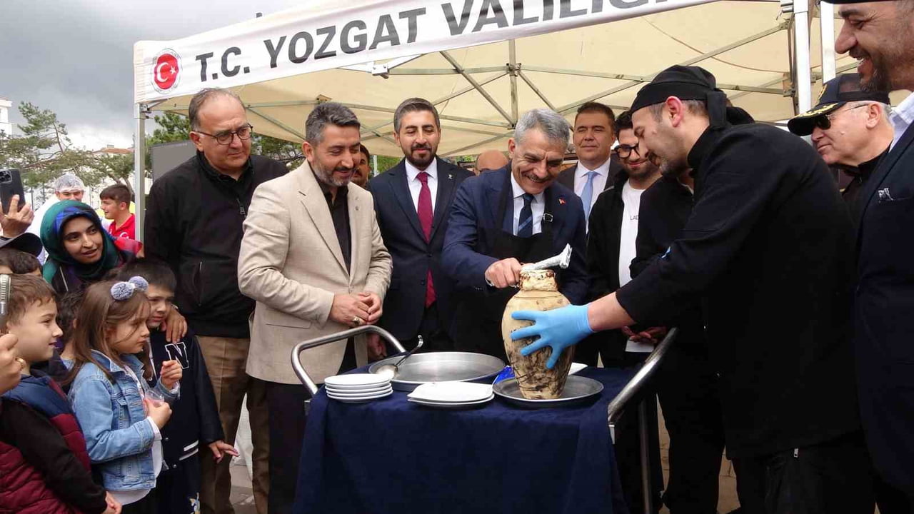 TÜRK MUTFAĞININ KÖKLÜ GEÇMİŞİNİ, GELENEKSEL LEZZETLERİNİ VE KÜLTÜREL MİRASINI TANITMAK AMACIYLA...