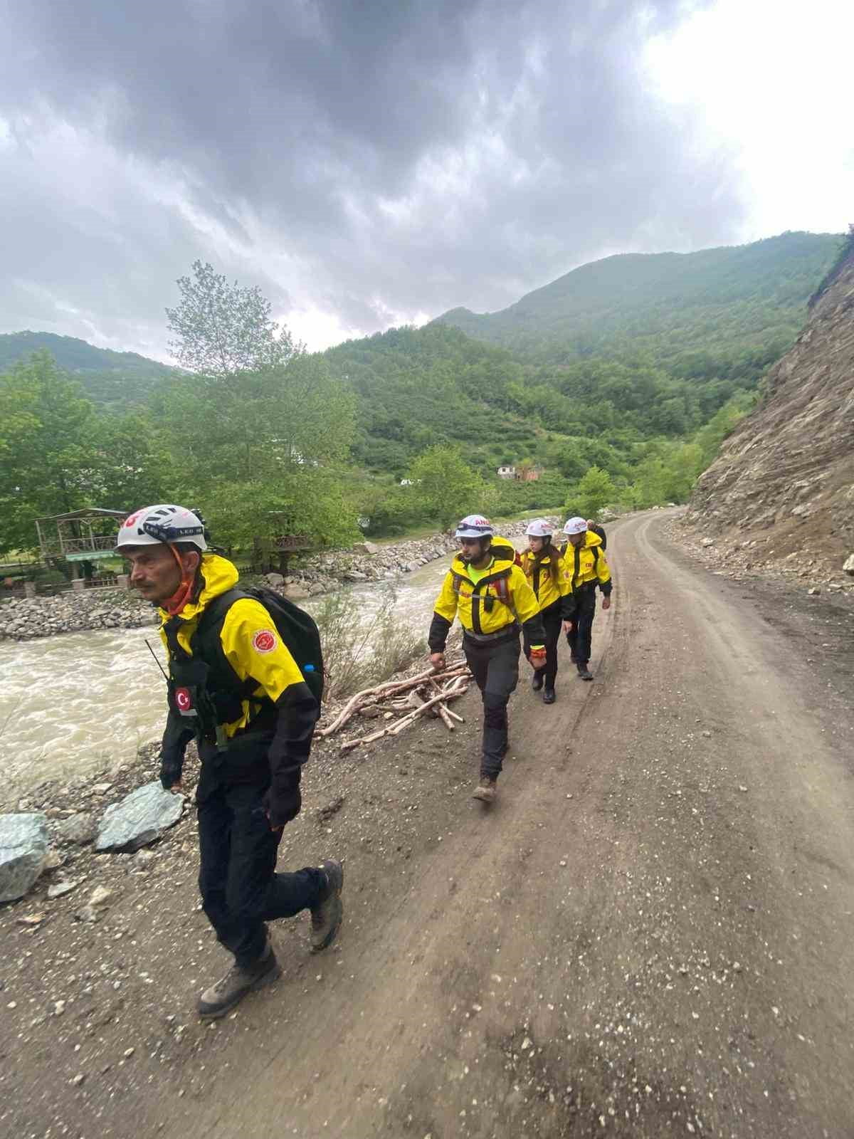 TÜRKAN YENER, YÜRÜTÜLEN ARAMA ÇALIŞMALARININ DÖRDÜNCÜ GÜNÜNDE ÖLÜ OLARAK BULUNDU.