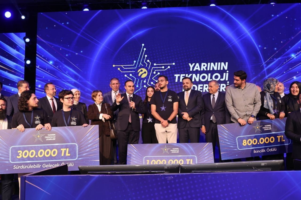TURKCELL’İN, GENÇLERİ TEKNOLOJİYE YÖNLENDİRMEK VE POTANSİYELLERİNİ ORTAYA ÇIKARMAK AMACIYLA BU YIL...