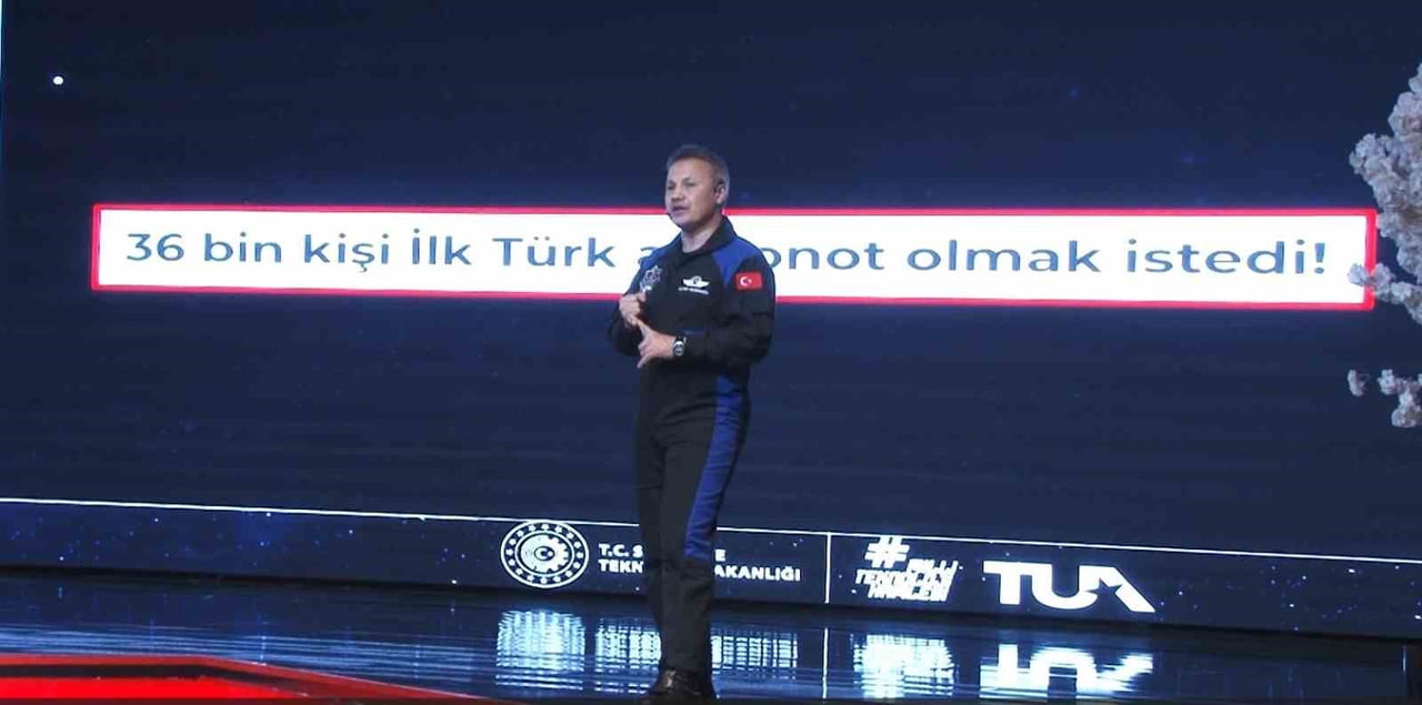 TÜRKİYE'NİN İLK ASTRONOTU ALPER GEZERAVCI