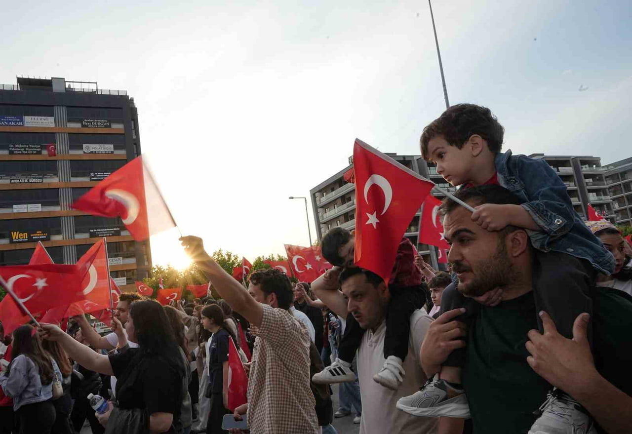 TÜRKİYE'NİN KURTULUŞ MÜCADELESİNİN BAŞLANGICININ 107'İNCİ YIL  DÖNÜMÜ NİLÜFER'DE BİNLERCE...