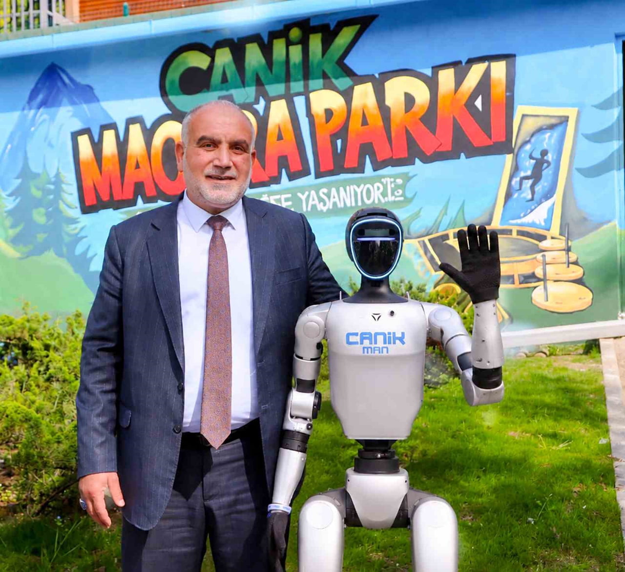 TÜRKİYE'NİN NÜFUSA KAYITLI İLK İNSANSI ROBOTU CANİKMAN, KARADENİZ BÖLGESİ'NİN EN BÜYÜK MACERA...