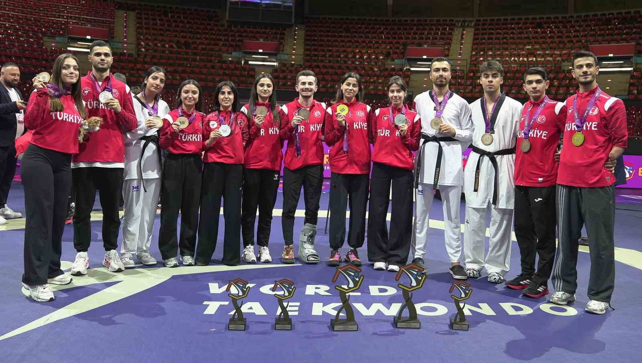 TÜRKİYE, AVRUPA TAEKWONDO ŞAMPİYONASI'NDA 3 ALTIN, 2 GÜMÜŞ, 3 BRONZ OLMAK ÜZERE 8 MADALYA...