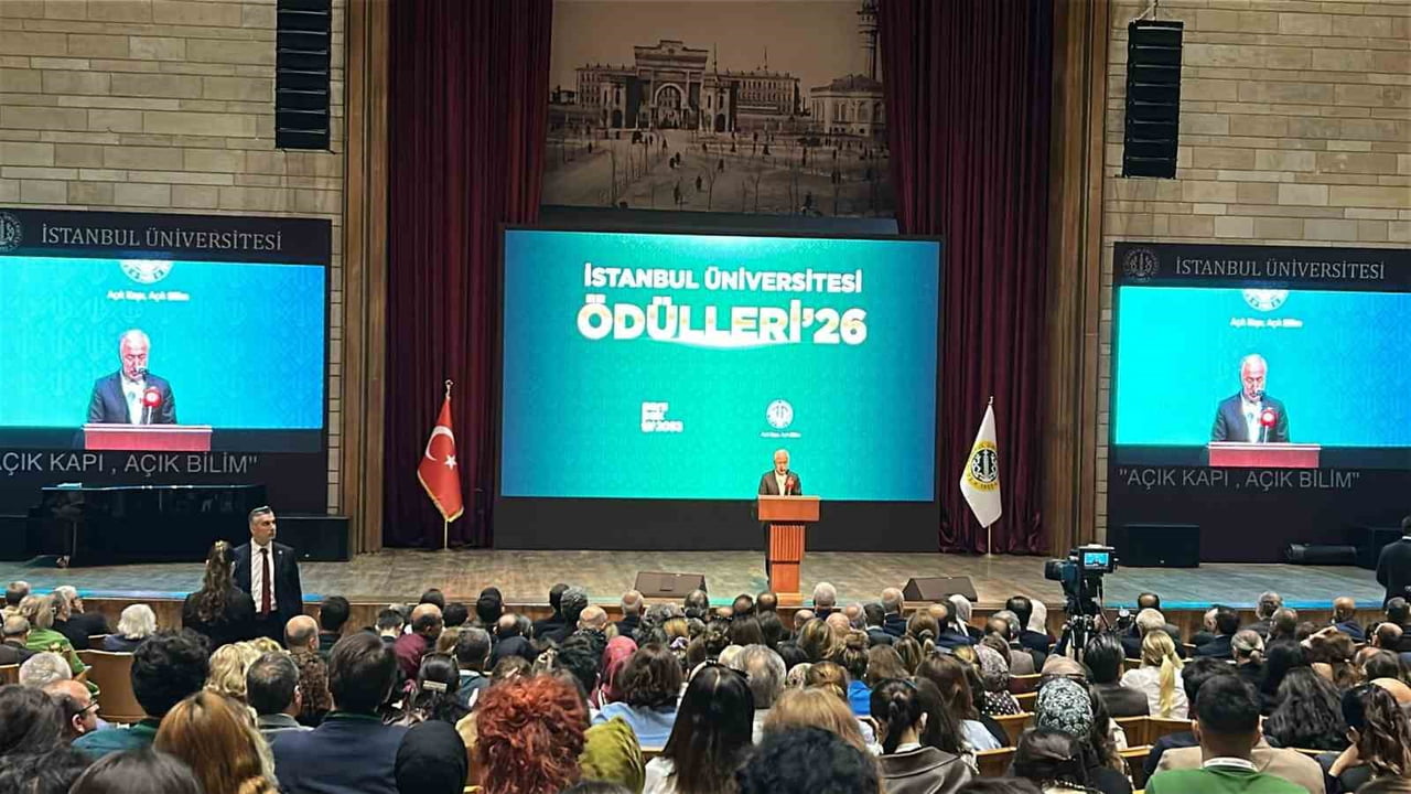 TÜRKİYE BÜYÜK MİLLET MECLİSİ (TBMM) BAŞKANI NUMAN KURTULMUŞ'A, İSTANBUL ÜNİVERSİTESİ'NDE...