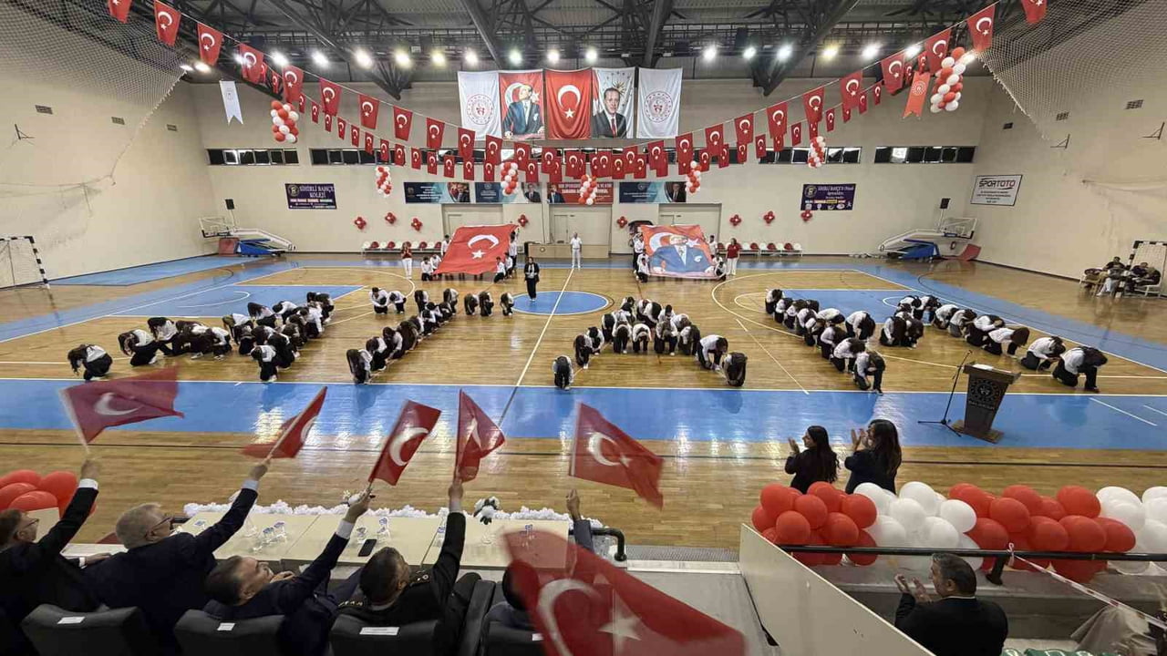 TÜRKİYE CUMHURİYETİ’NİN KURUCUSU GAZİ MUSTAFA KEMAL ATATÜRK’ÜN GENÇLİĞE ARMAĞAN ETTİĞİ 19 MAYIS...
