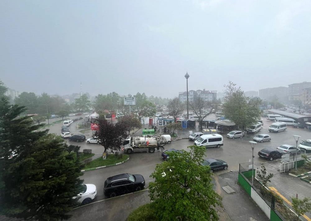 TÜRKİYE GENELİNDE GÜNÜN EN YÜKSEK YAĞIŞ MİKTARI SAMSUN'UN ÇARŞAMBA İLÇESİNDE...