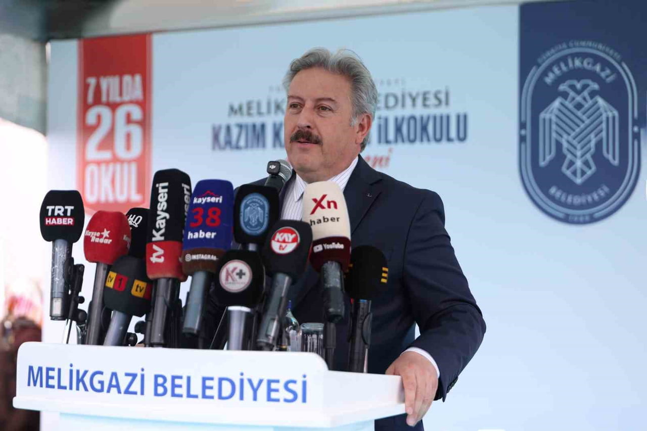 TÜRKİYE’NİN EN ÇOK OKUL YAPAN BELEDİYESİ MELİKGAZİ, 2 YENİ OKUL AÇILIŞIYLA DAHA BAŞARISINI...