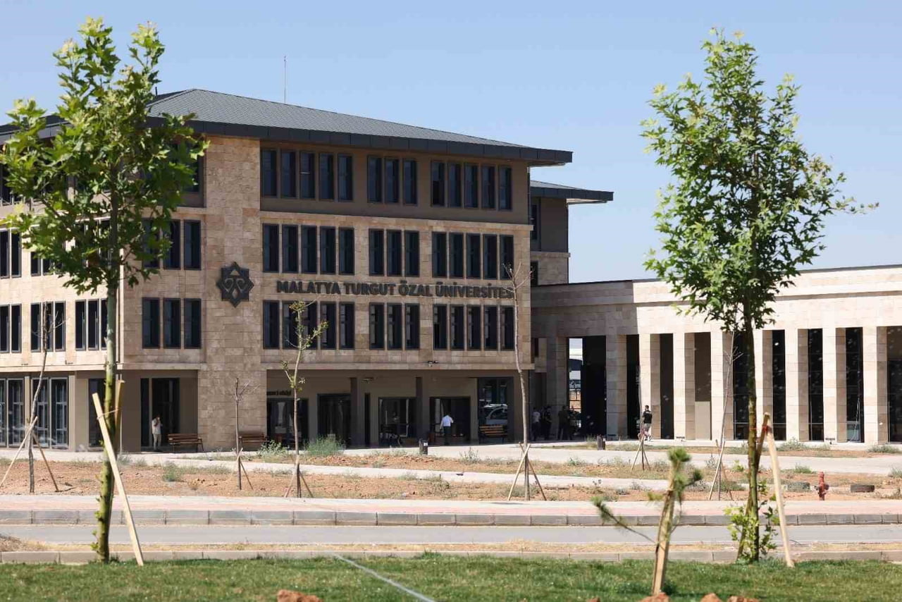 TÜRKİYE’NİN GENÇ VE DİNAMİK YÜKSEKÖĞRETİM KURUMLARINDAN MALATYA TURGUT ÖZAL ÜNİVERSİTESİ (MTÜ)...