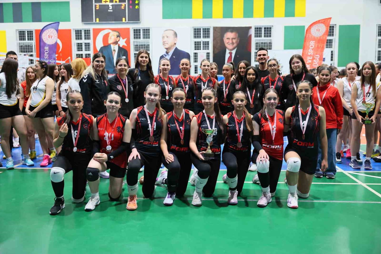 TÜRKİYE VOLEYBOL FEDERASYONU’NUN 2025-2026 FAALİYET TAKVİMİNDE YER ALAN VOLEYBOL KÜÇÜK KIZLAR...