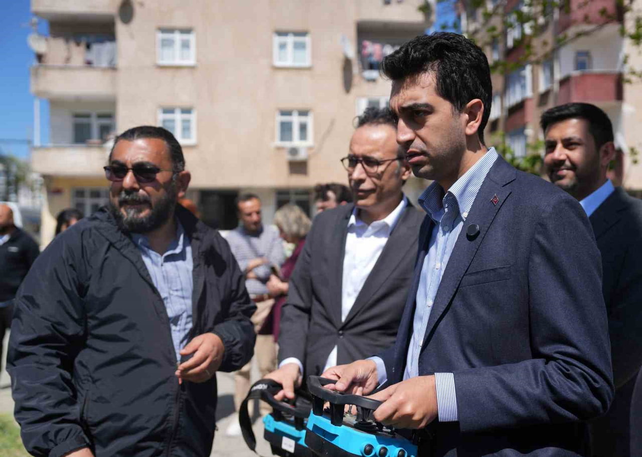 TUZLA BELEDİYE BAŞKANI AV. EREN ALİ BİNGÖL, TUZLA BELEDİYESİ ENVANTERİNE KATILAN YENİ NESİL ÇİM...