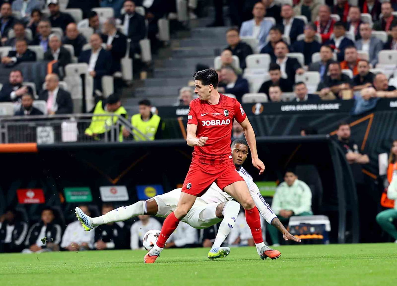 UEFA AVRUPA LİGİ FİNALİNDE ALMAN EKİBİ FREİBURG İLE İNGİLİZ TEMSİLCİSİ ASTON VİLLA, BEŞİKTAŞ...