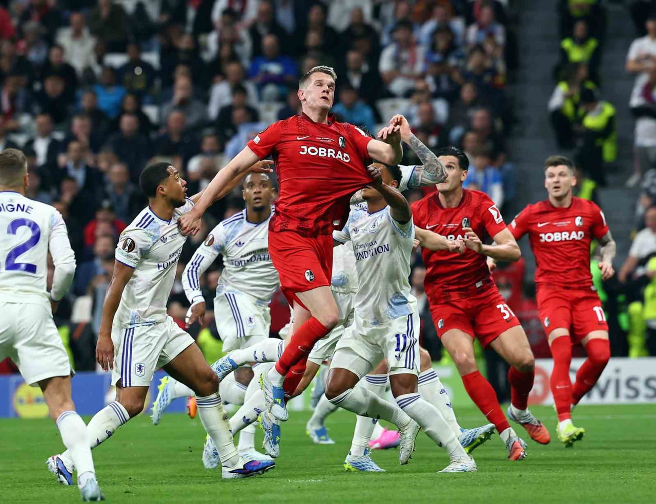 UEFA AVRUPA LİGİ FİNALİNDE ALMAN TEMSİLCİSİ FREİBUG İLE İNGİLİZ EKİBİ ASTON VİLLA KARŞI KARŞIYA...