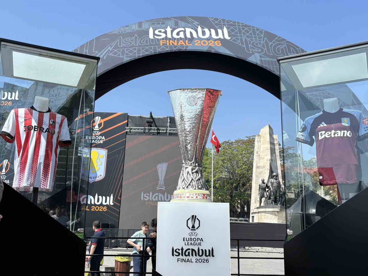 UEFA AVRUPA LİGİ FİNALİNDE YARIN ALMAN EKİBİ FREİBURG İLE İNGİLİZ TEMSİLCİSİ ASTON VİLLA, BEŞİKTAŞ...