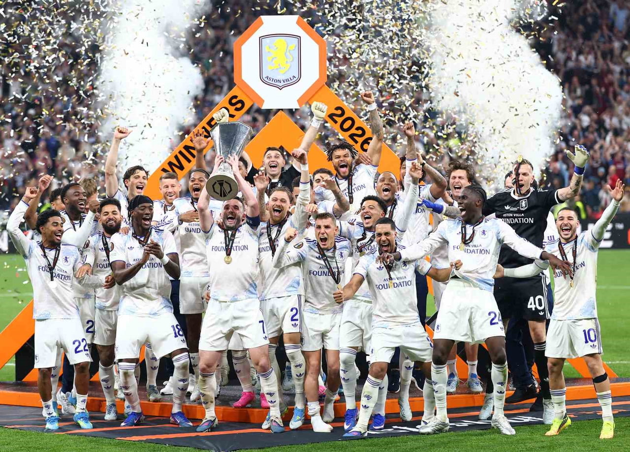 UEFA AVRUPA LİGİ ŞAMPİYONU ASTON VİLLA KUPASINI ALDI
