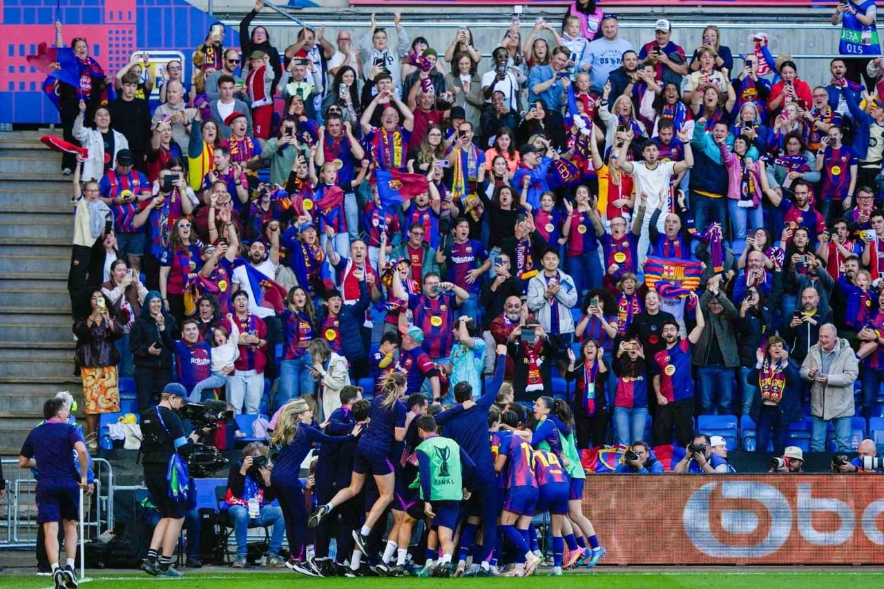 UEFA KADINLAR ŞAMPİYONLAR LİGİ FİNALİNDE LYON'U 4-0 MAĞLUP EDEN BARCELONA, 4. KEZ KUPAYI MÜZESİNE...