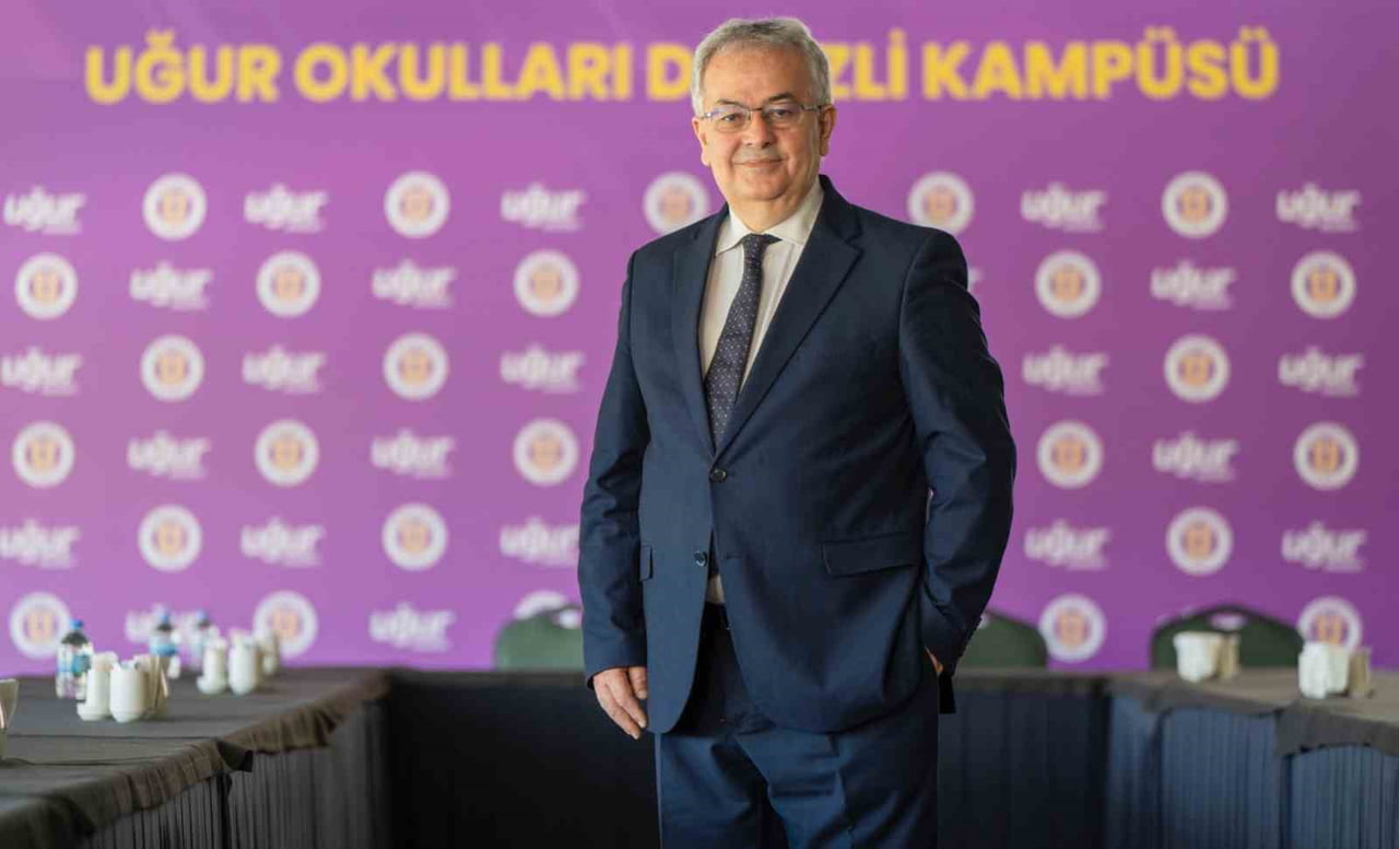 UĞUR OKULLARI EĞİTİMDEN SORUMLU GENEL MÜDÜR YARDIMCISI ADİL KURT