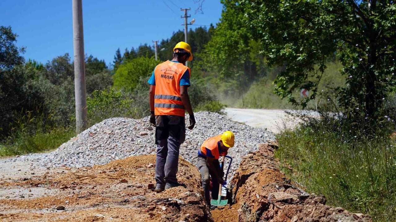 ULA KIZILAĞAÇ İLE MENTEŞE YENİCE MAHALLELERİ ARASINDAKİ İÇME SUYU ALTYAPISI YENİLENİYOR