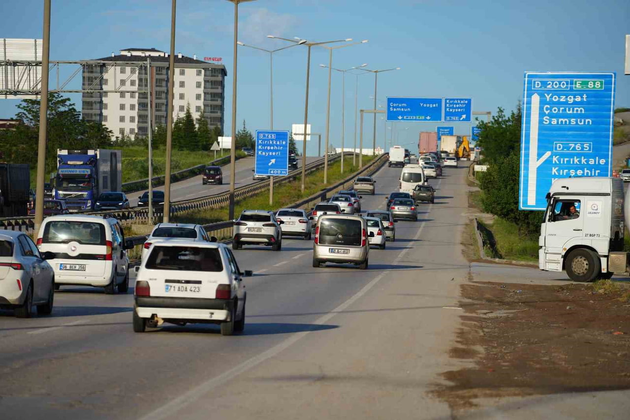 ULAŞIMDA 43 İLİN GEÇİŞ NOKTASI "KİLİT KAVŞAK" KIRIKKALE’DE, 9 GÜNLÜK KURBAN BAYRAMI TATİLİ...