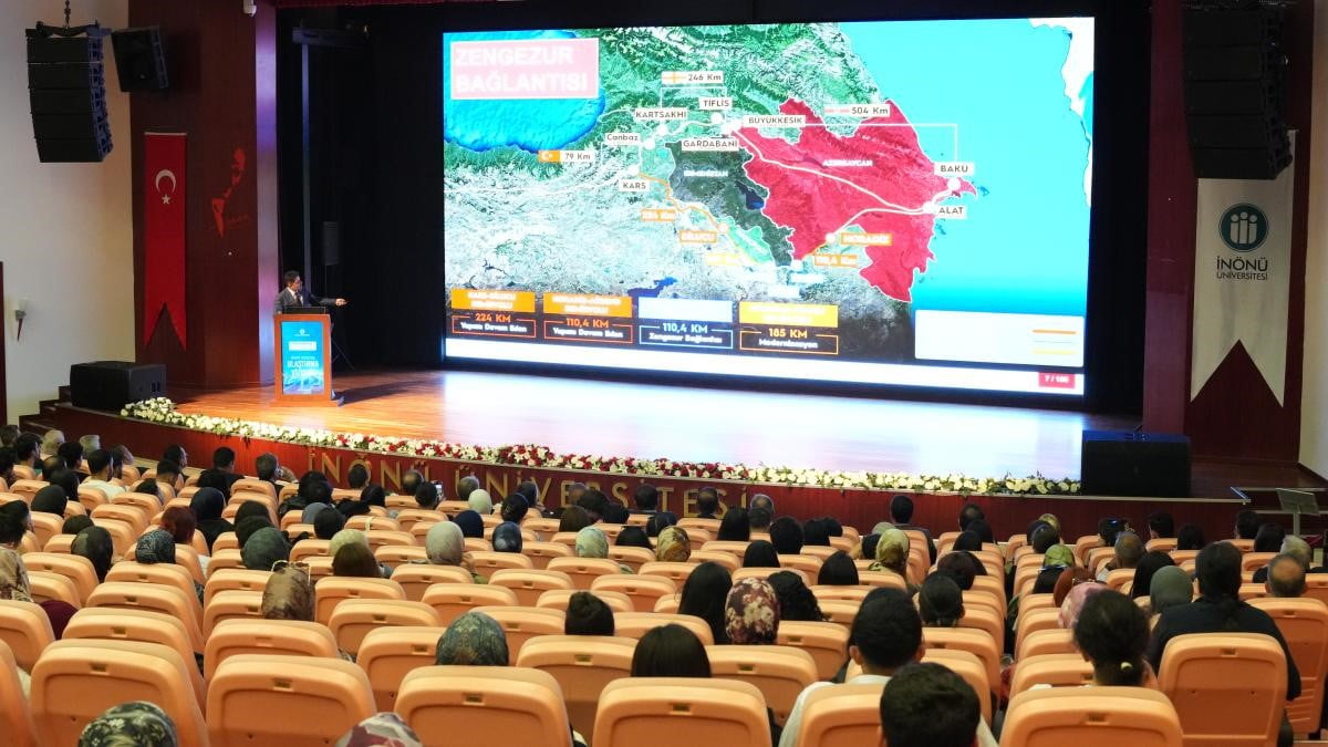 ULAŞTIRMA VE ALTYAPI BAKAN YARDIMCISI BOYRAZ, ÖĞRENCİLERLE BULUŞTU