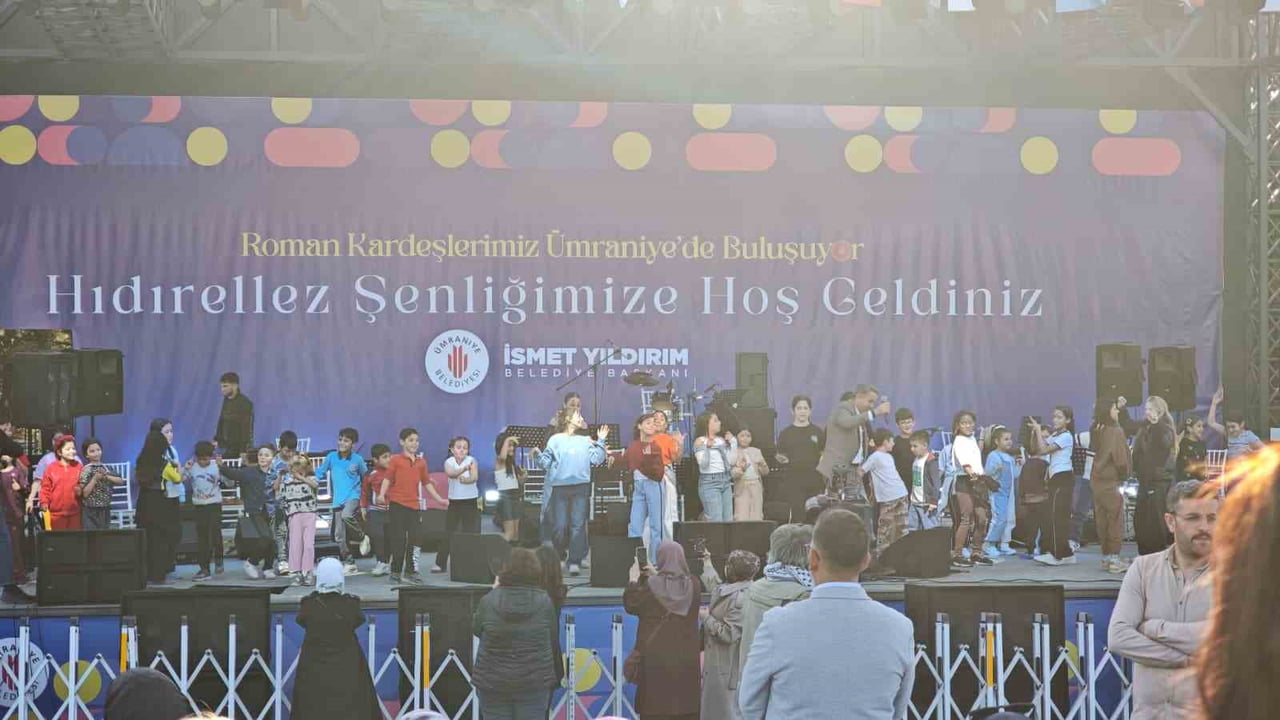 ÜMRANİYE BELEDİYESİ TARAFINDAN "ROMAN KARDEŞLERİMİZ ÜMRANİYE'DE BULUŞUYOR" TEMASIYLA DÜZENLENEN...