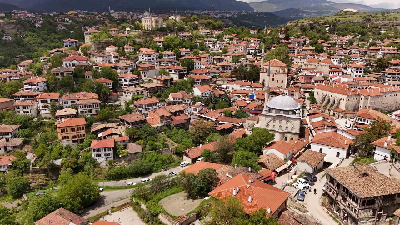 UNESCO DÜNYA MİRASI LİSTESİ’NDE YER ALAN KARABÜK’ÜN SAFRANBOLU İLÇESİNDEKİ OTELLERDE DOLULUK...