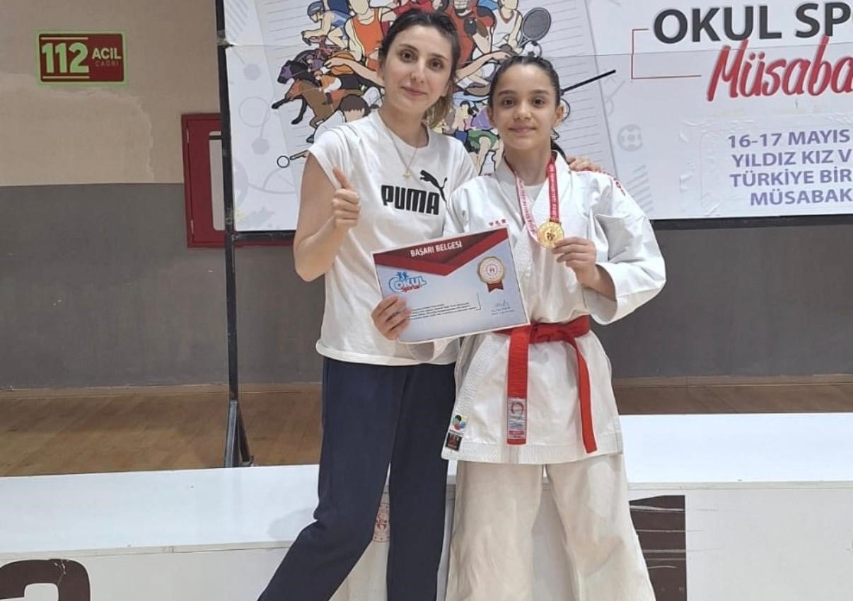 UŞAK’TA DÜZENLENEN OKULLARARASI KÜÇÜKLER VE YILDIZLAR TÜRKİYE KARATE ŞAMPİYONASI’NDA...