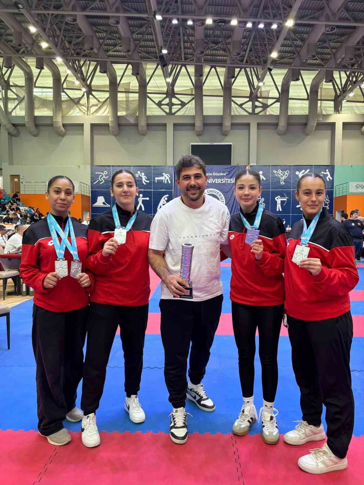 UŞAK’TA DÜZENLENEN VE DÜNYA ŞAMPİYONASI MİLLİ TAKIM SEÇMELERİ NİTELİĞİ TAŞIYAN SPOR TOTO ÜMİT-GENÇ...