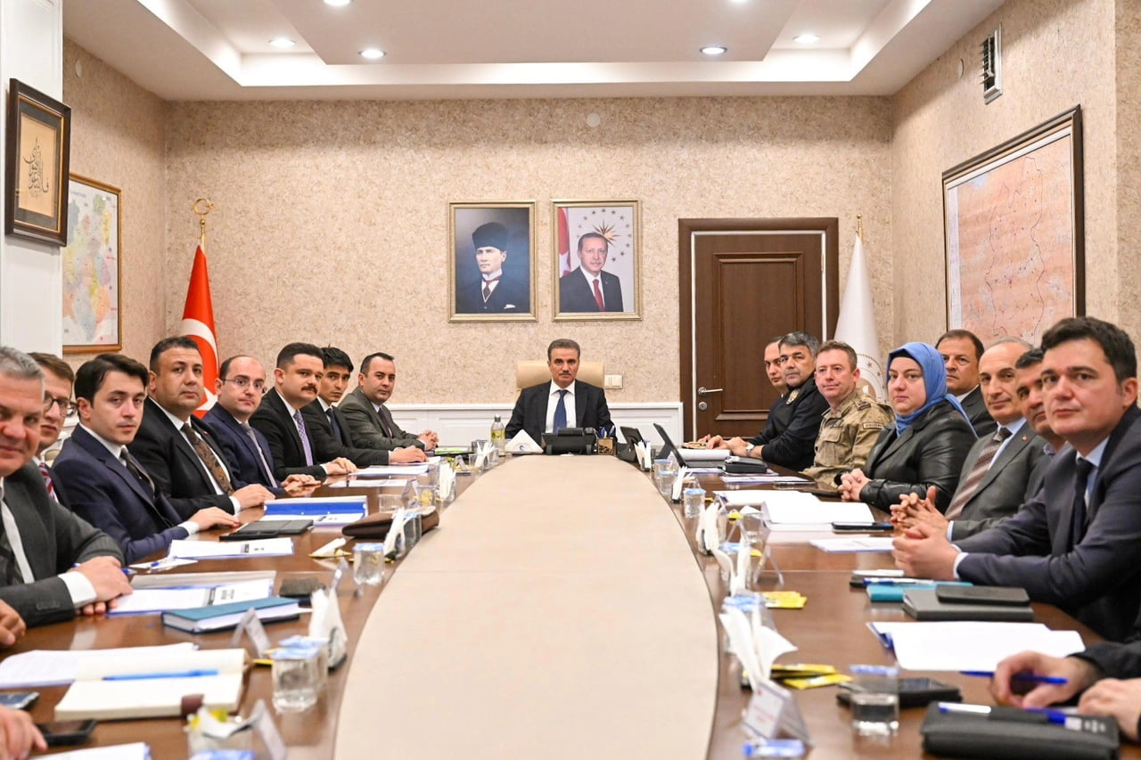 VALİ AYDIN BARUŞ BAŞKANLIĞINDA; İLÇE KAYMAKAMLARI, BÜYÜKŞEHİR BELEDİYESİ, ATATÜRK ÜNİVERSİTESİ...