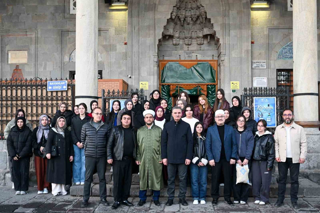 VALİ AYDIN BARUŞ, İL MÜFTÜSÜ YAŞAR ÇAPCI İLE BİRLİKTE ÇEDES PROJESİ KAPSAMINDA DÜZENLENEN "5...