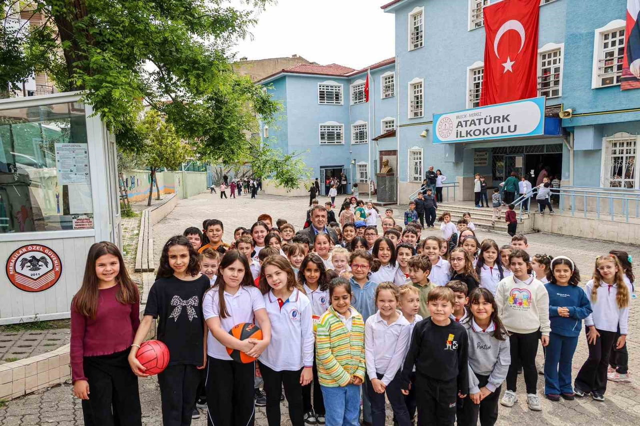 VALİ SÖZER, ÖĞRENCİLERLE BİR ARAYA GELDİ