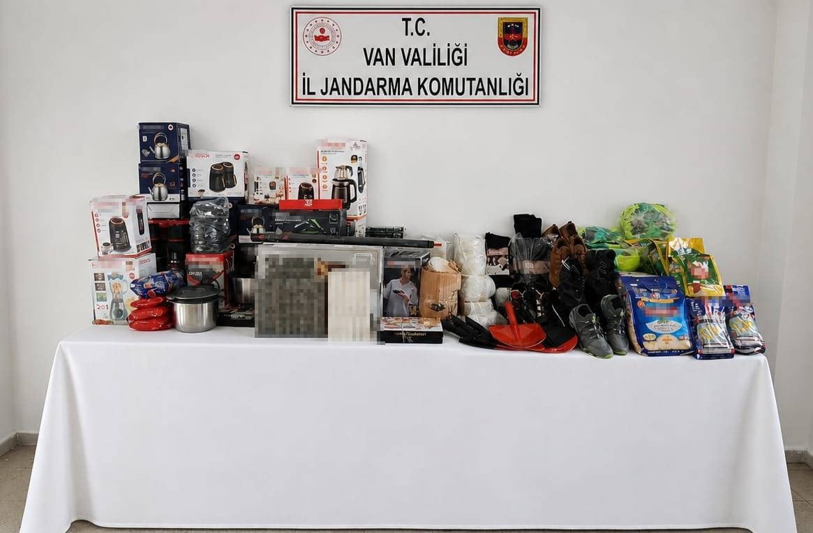 VAN’DA JANDARMA EKİPLERİNCE YÜRÜTÜLEN ÇALIŞMALAR SONUCUNDA 21 MİLYON TL DEĞERİNDE GÜMRÜK KAÇAĞI...