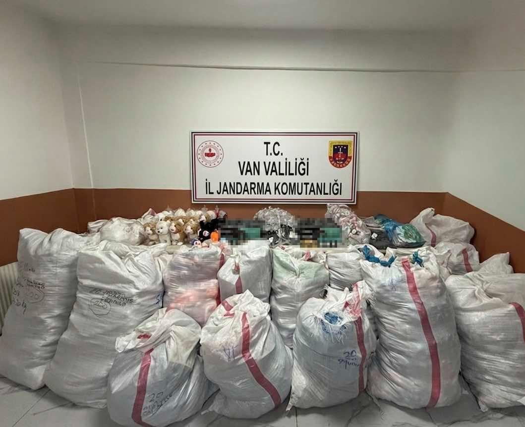 VAN’DA JANDARMA EKİPLERİNCE YÜRÜTÜLEN ÇALIŞMALAR SONUCUNDA 21 MİLYON TL DEĞERİNDE GÜMRÜK KAÇAĞI...