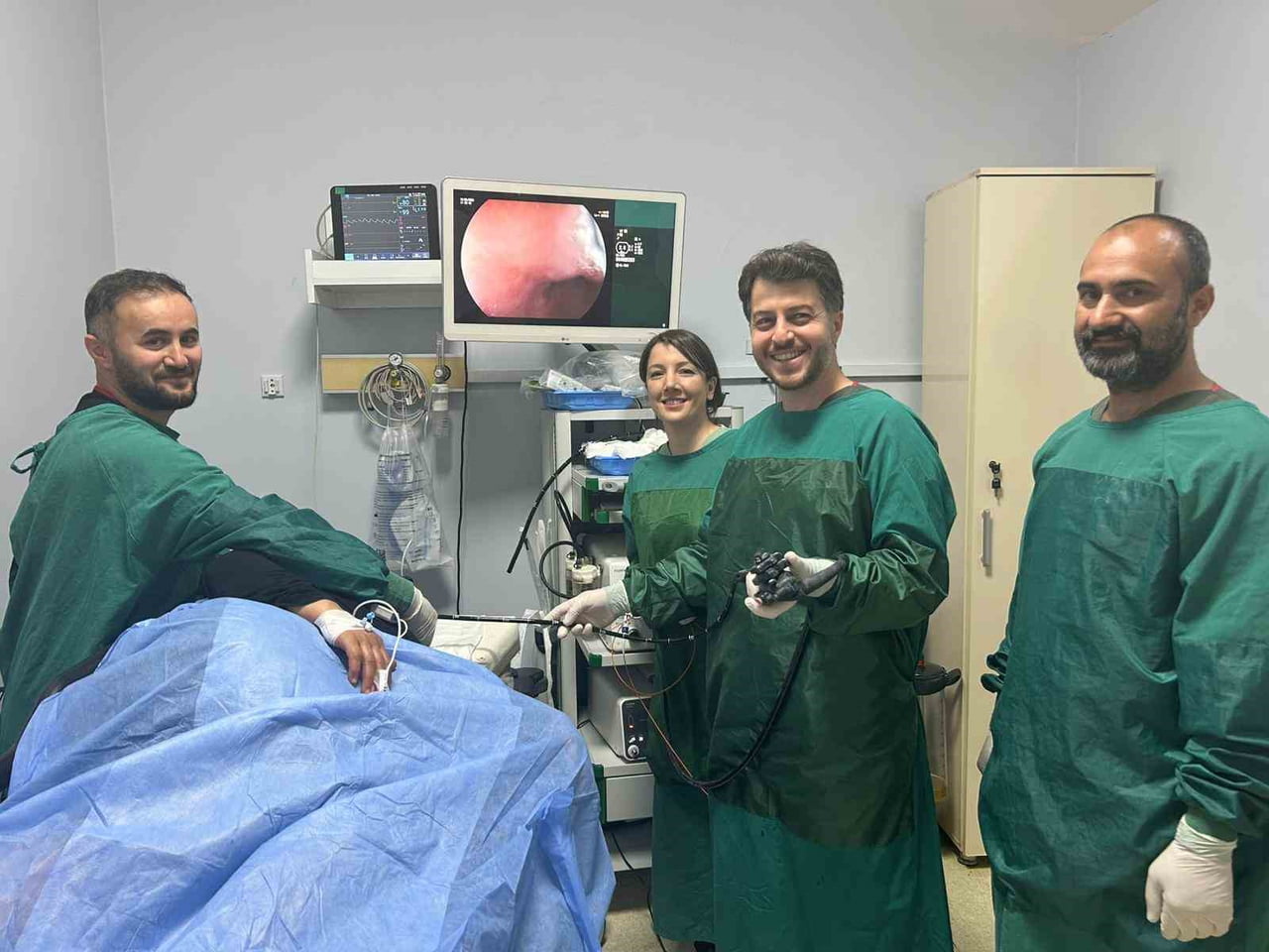 VAN EĞİTİM VE ARAŞTIRMA HASTANESİ GASTROENTEROLOJİ UZMANI DR. YUSUF KAYAR, ÖZELLİKLE MARKET...