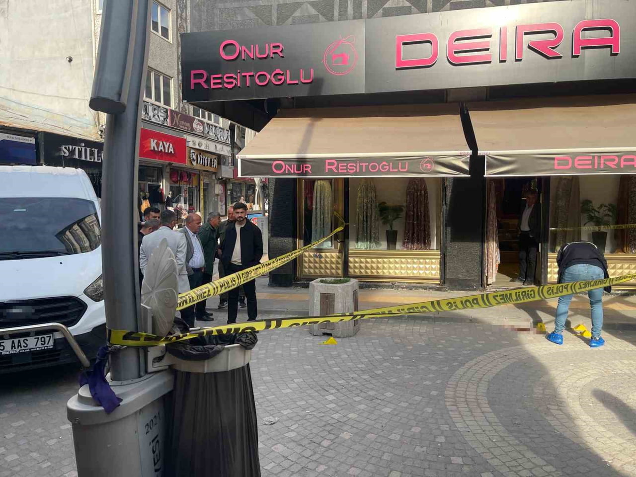 VAN’IN İPEKYOLU İLÇESİNDE KİMLİĞİ BELİRSİZ İKİ KİŞİNİN SİLAHLI SALDIRISINA UĞRAYAN BİR KİŞİ...