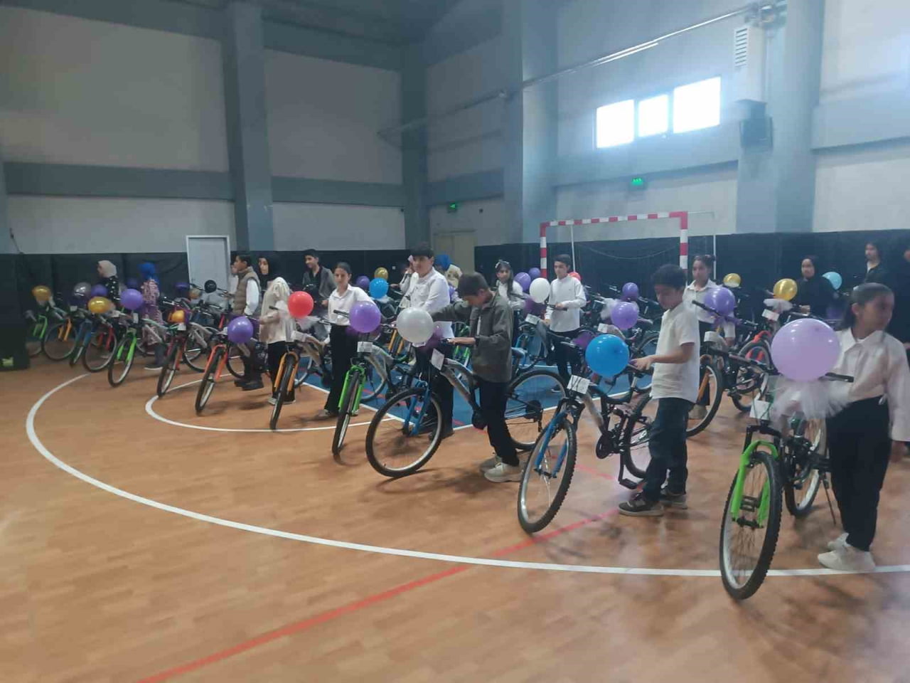 VAN’IN ÖZALP İLÇESİNDE "RAMAZANLA ÖĞRENİYORUM" PROJESİ KAPSAMINDA DERECEYE GİREN 200 ÖĞRENCİ...