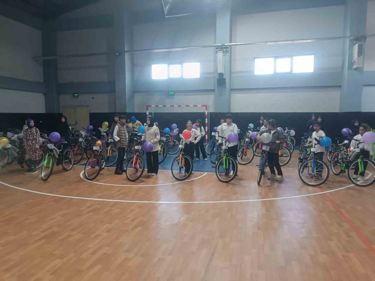 VAN’IN ÖZALP İLÇESİNDE "RAMAZANLA ÖĞRENİYORUM" PROJESİ KAPSAMINDA DERECEYE GİREN 200 ÖĞRENCİ...