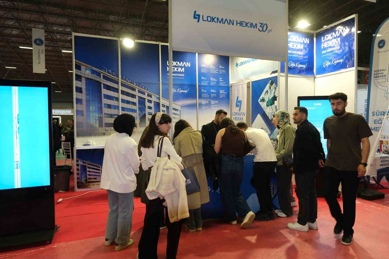 VAN YÜZÜNCÜ YIL ÜNİVERSİTESİ (VAN YYÜ) ÖNCÜLÜĞÜNDE GERÇEKLEŞTİRİLEN DOĞU ANADOLU KARİYER FUARI'NA...