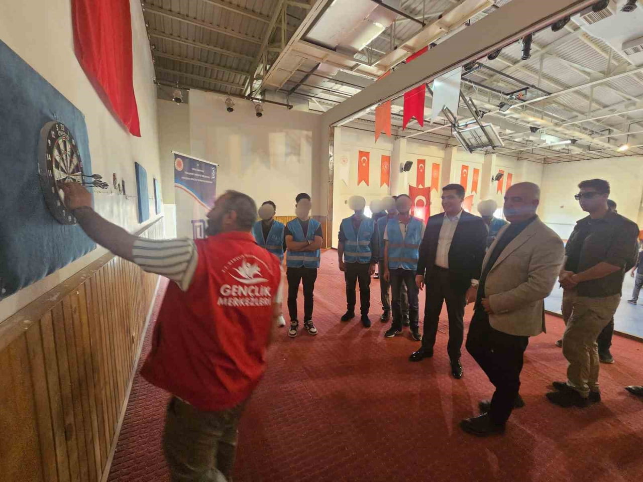 VİRANŞEHİR’DE YÜKÜMLÜLER KIYASIYA YARIŞTI