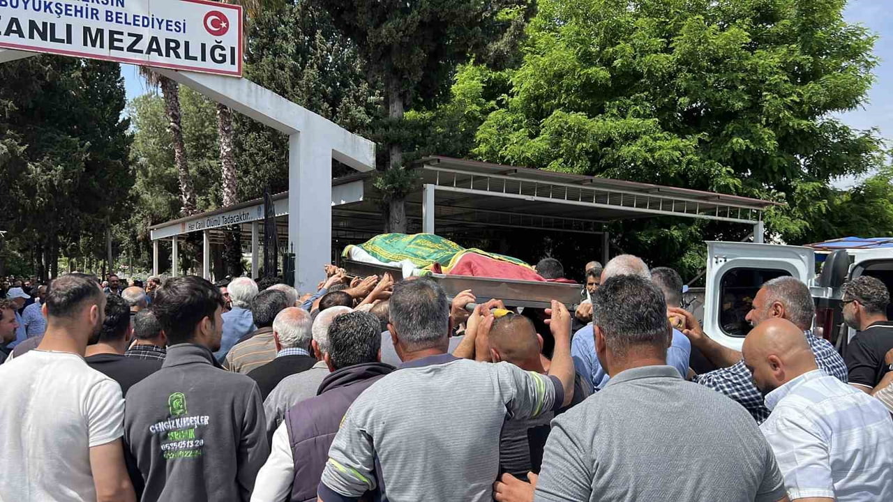 YAĞ FABRİKASINDAKİ PATLAMADA HAYATINI KAYBEDEN İŞÇİ İÇİN CENAZE TÖRENİ DÜZENLENDİ