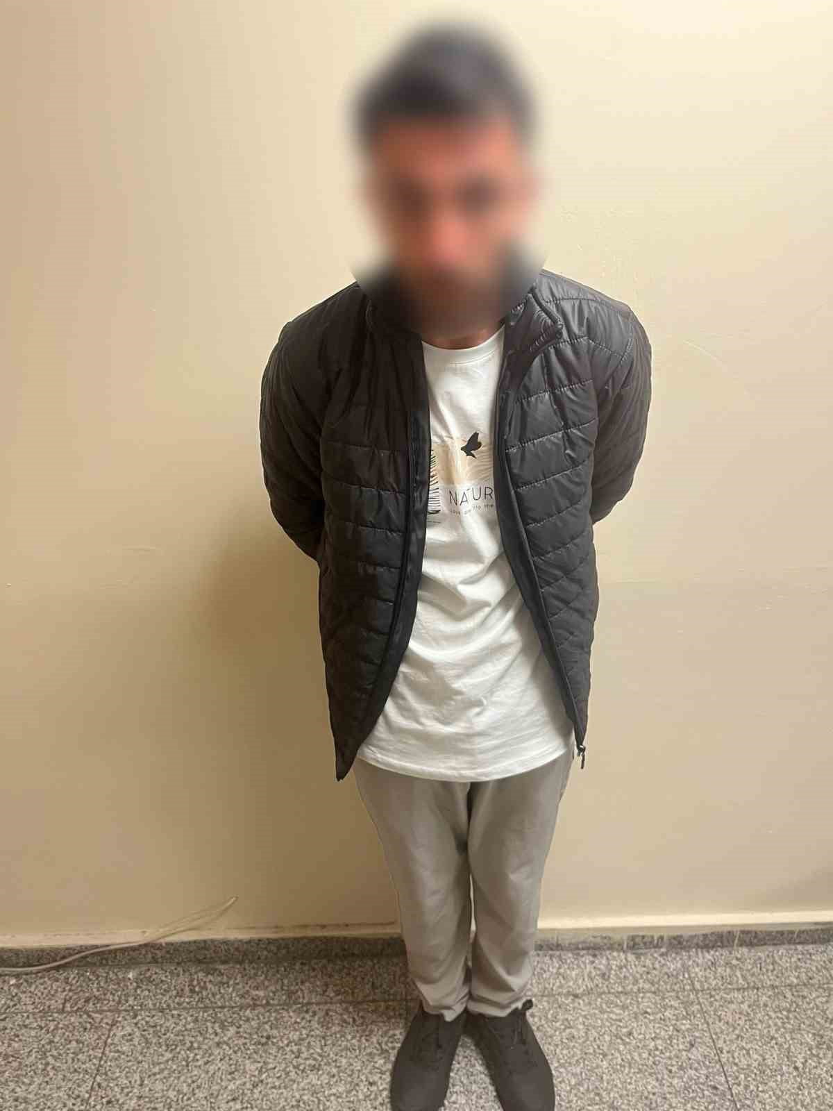 YAKLAŞIK 17 BİN LİRA DEĞERİNDEKİ KAHVE MAKİNESİNİ ÇALAN ŞÜPHELİ POLİS EKİPLERİNCE...